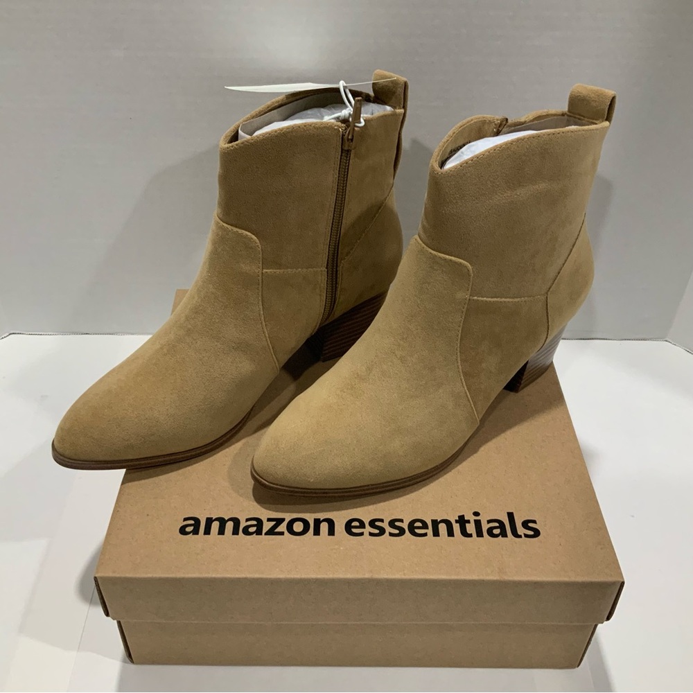 Amazon Essentials Western Ankle Booties Boots Beige Size 7.5 NEW